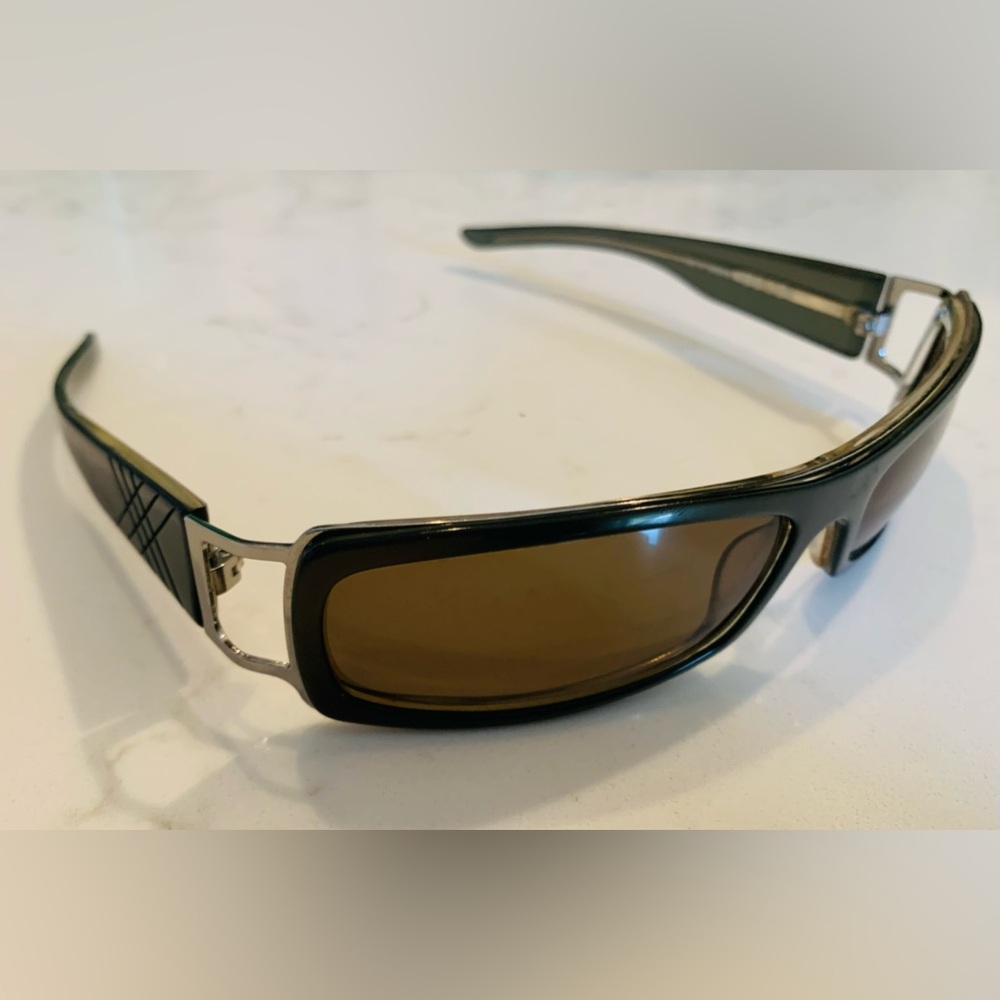 Burberry Sunglasses in Olive Green - Picture 2 of 9